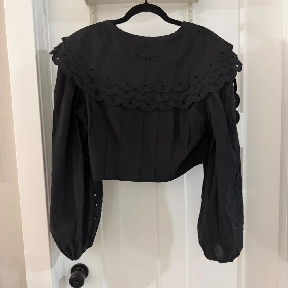 Farm Rio Black Richelieu Big Collar Blouse Eyelet Embroidered Crop Top Large NWT